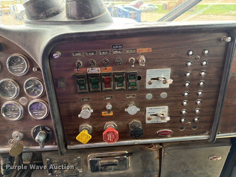 image for item EA0572 1978 Peterbilt 359 semi truck