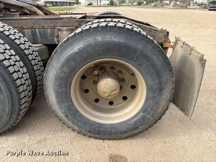 image for item EA0572 1978 Peterbilt 359 semi truck