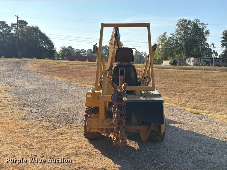 image for item EA7364 2003 Vermeer RT450 trencher