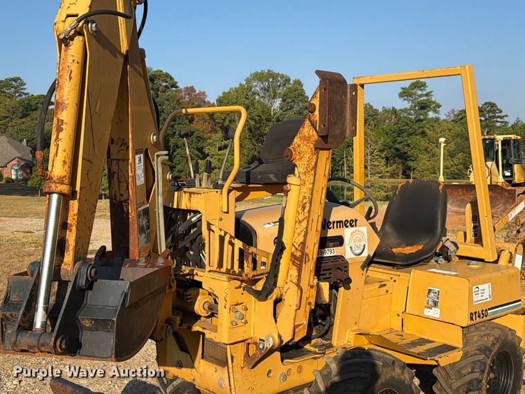 image for item EA7364 2003 Vermeer RT450 trencher