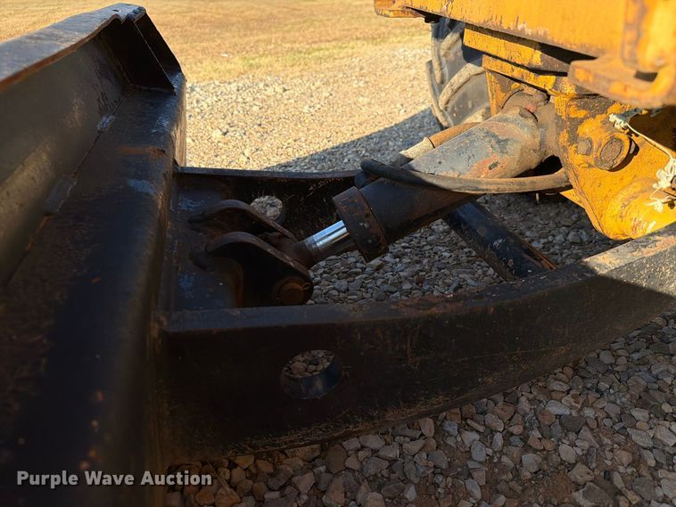 image for item EA7364 2003 Vermeer RT450 trencher
