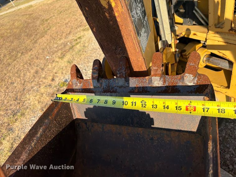 image for item EA7364 2003 Vermeer RT450 trencher
