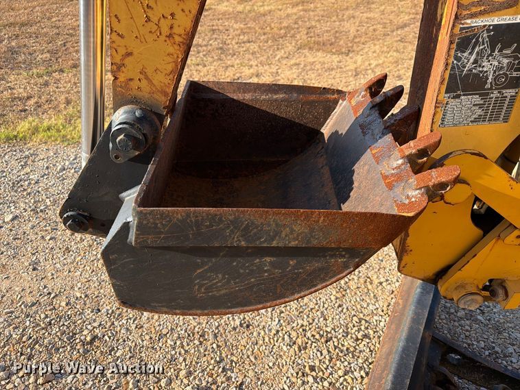 image for item EA7364 2003 Vermeer RT450 trencher