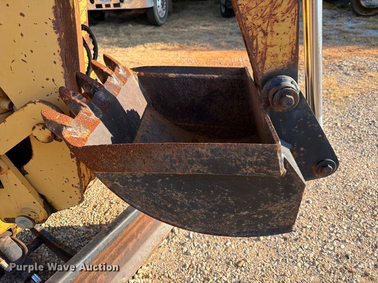 image for item EA7364 2003 Vermeer RT450 trencher