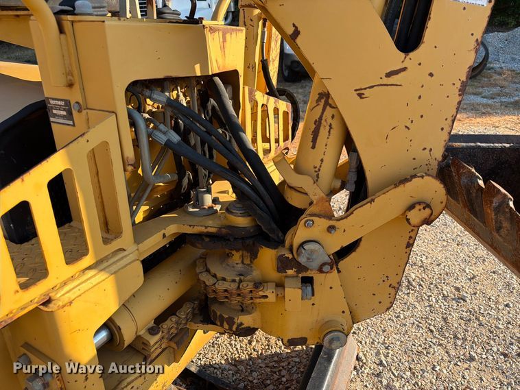 image for item EA7364 2003 Vermeer RT450 trencher