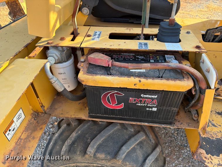 image for item EA7364 2003 Vermeer RT450 trencher