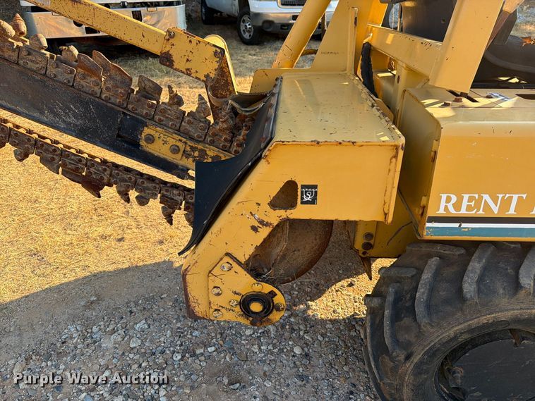 image for item EA7364 2003 Vermeer RT450 trencher