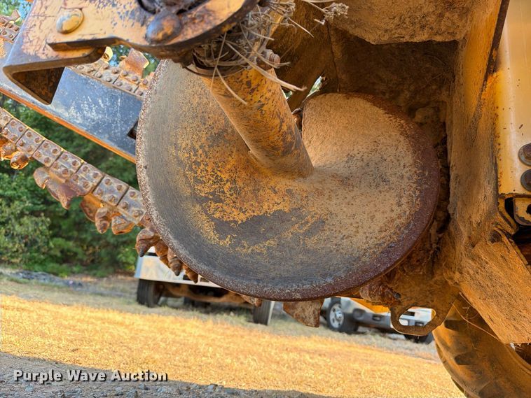 image for item EA7364 2003 Vermeer RT450 trencher