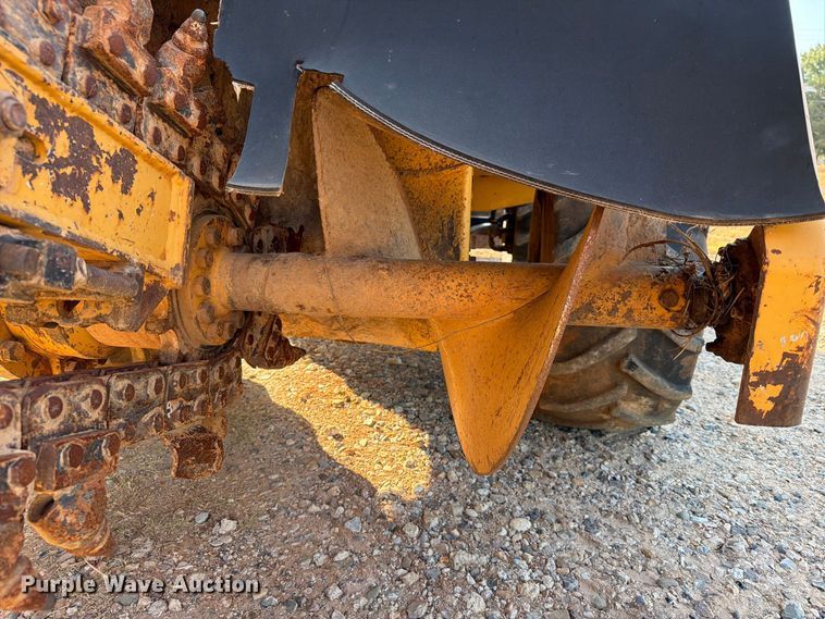 image for item EA7364 2003 Vermeer RT450 trencher