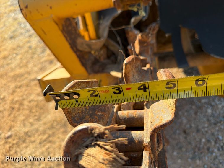 image for item EA7364 2003 Vermeer RT450 trencher