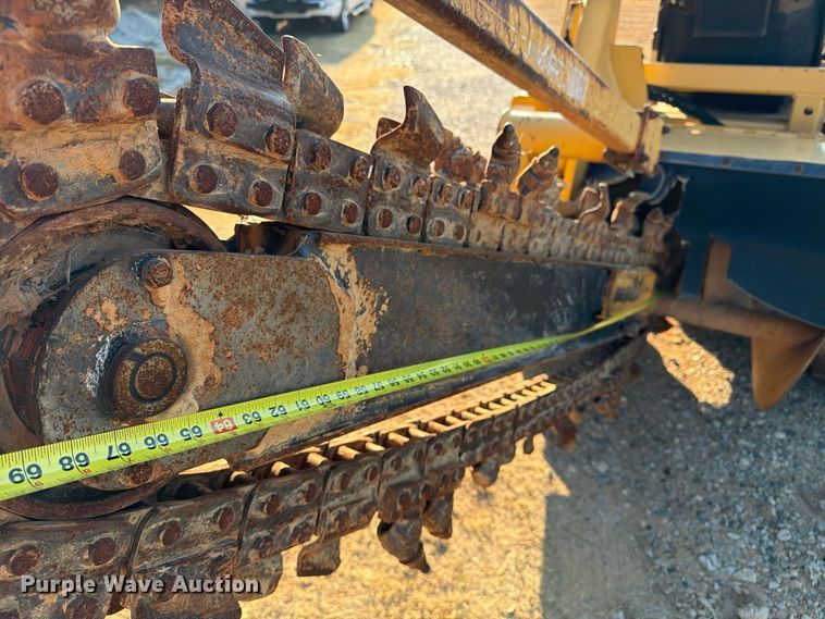image for item EA7364 2003 Vermeer RT450 trencher