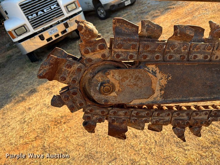 image for item EA7364 2003 Vermeer RT450 trencher