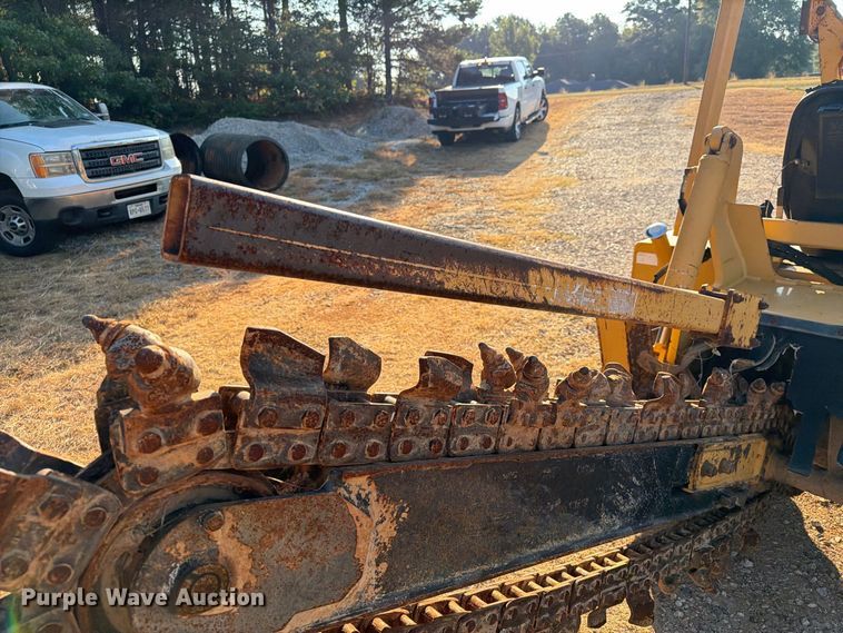 image for item EA7364 2003 Vermeer RT450 trencher
