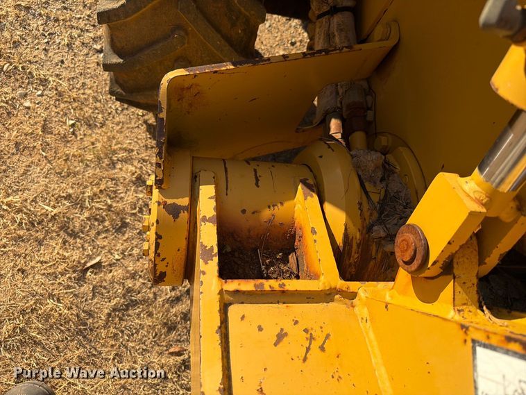 image for item EA7364 2003 Vermeer RT450 trencher