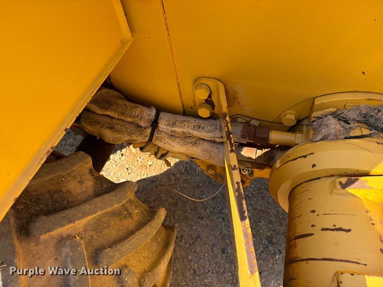 image for item EA7364 2003 Vermeer RT450 trencher