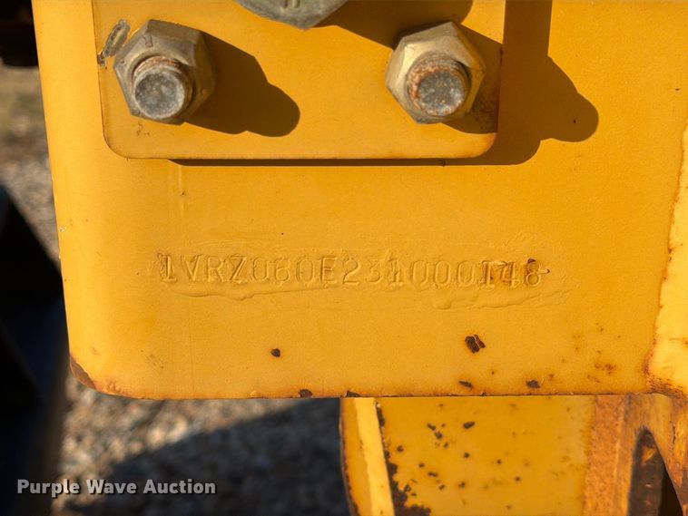 image for item EA7364 2003 Vermeer RT450 trencher