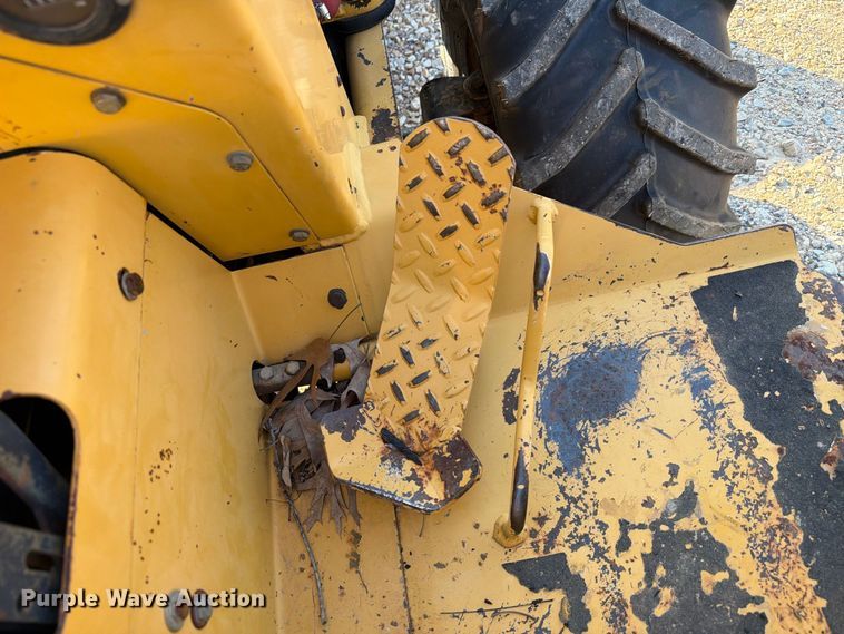 image for item EA7364 2003 Vermeer RT450 trencher