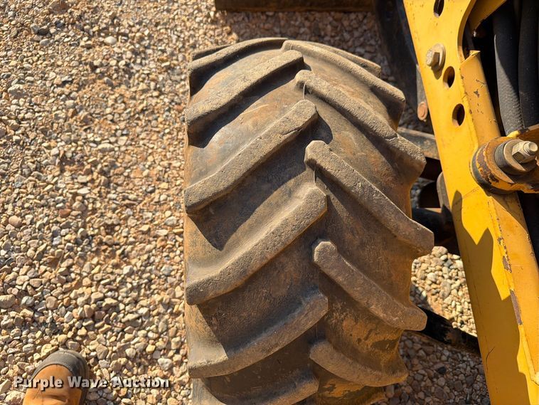 image for item EA7364 2003 Vermeer RT450 trencher