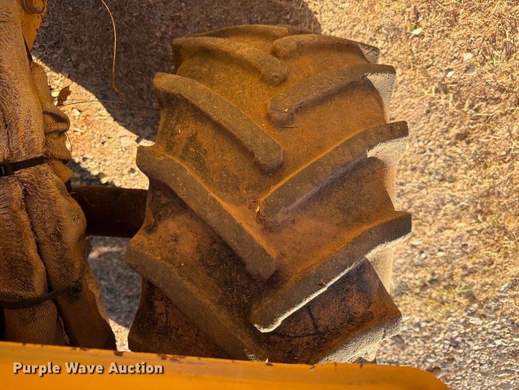 image for item EA7364 2003 Vermeer RT450 trencher