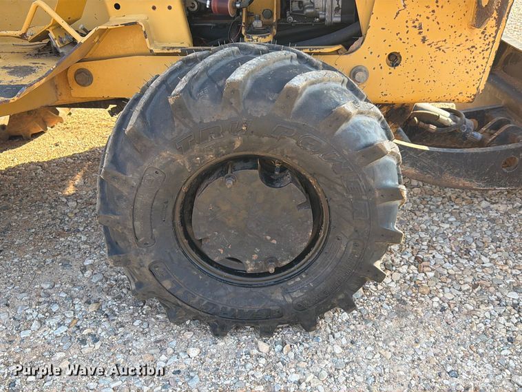 image for item EA7364 2003 Vermeer RT450 trencher