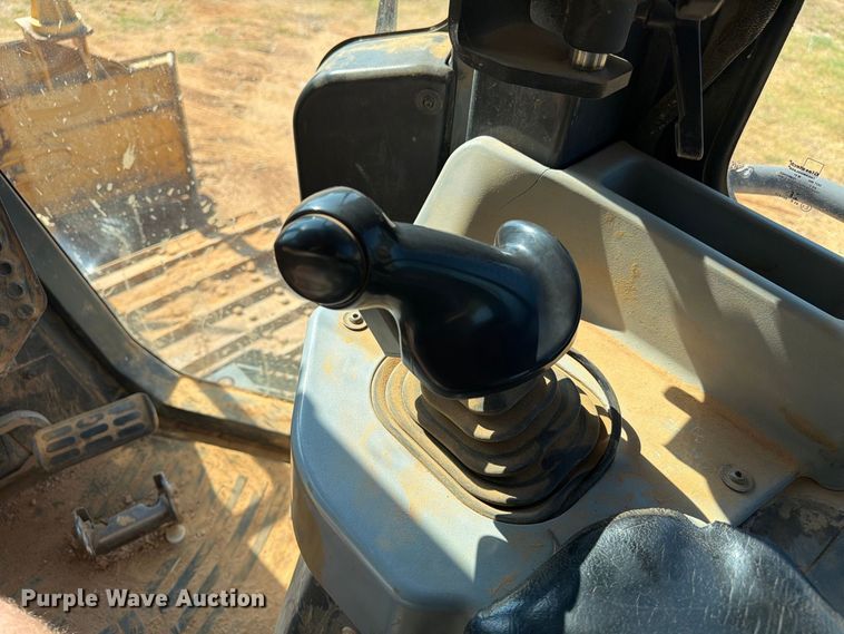 image for item EA7367 2008 Komatsu D51PX-22 dozer