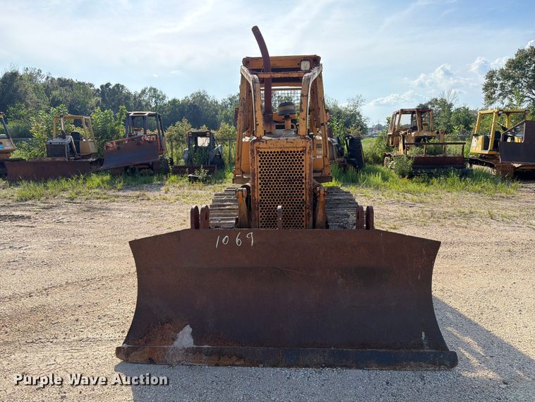 image for item EA7372 1995 Dressta TD-8H dozer