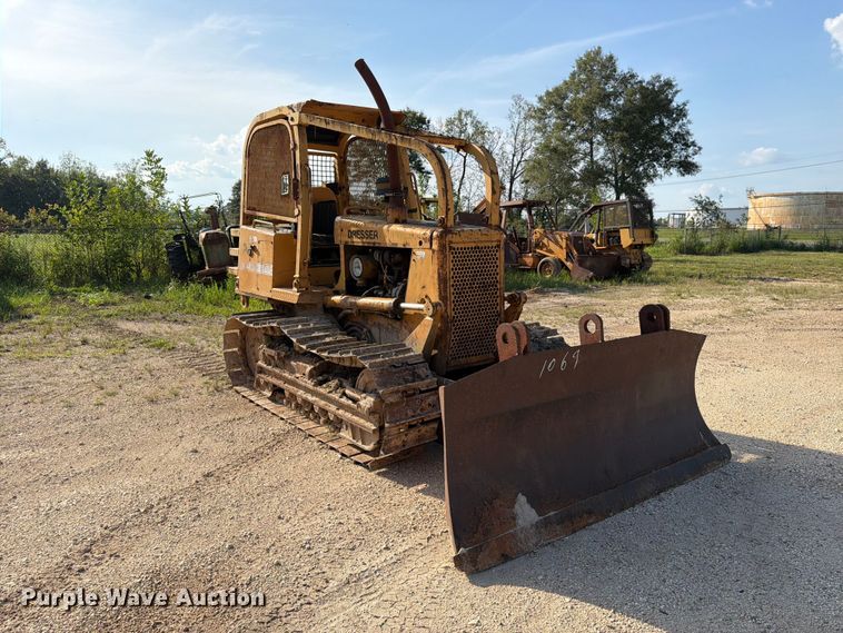 image for item EA7372 1995 Dressta TD-8H dozer