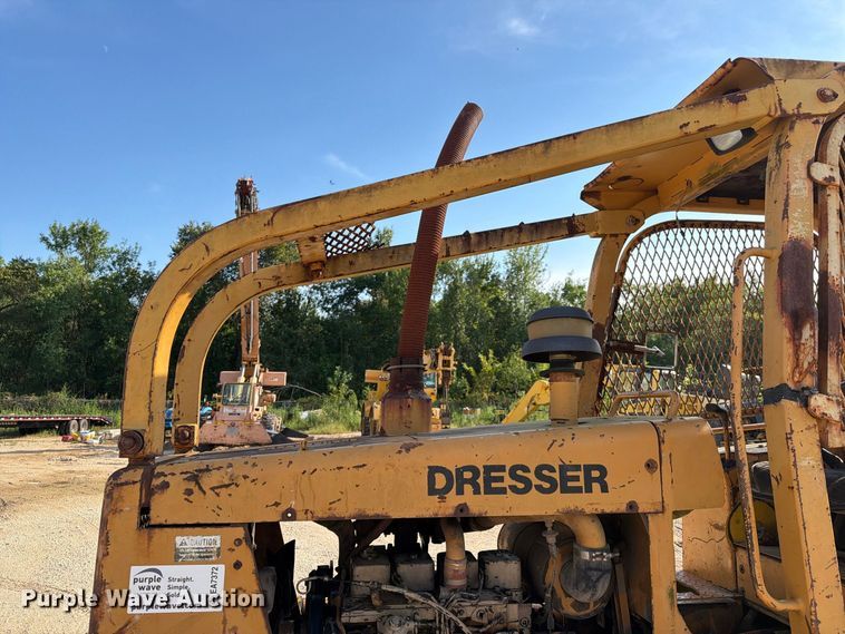 image for item EA7372 1995 Dressta TD-8H dozer