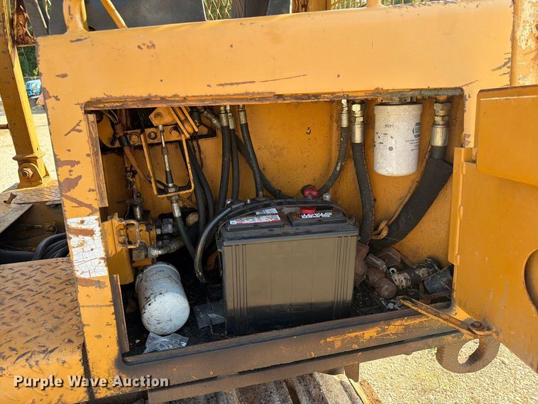 image for item EA7372 1995 Dressta TD-8H dozer
