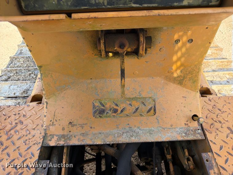 image for item EA7372 1995 Dressta TD-8H dozer