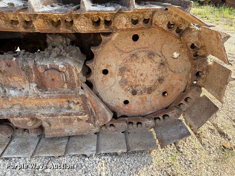 image for item EA7372 1995 Dressta TD-8H dozer