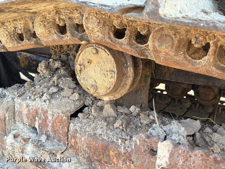 image for item EA7372 1995 Dressta TD-8H dozer