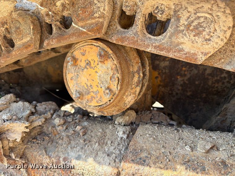 image for item EA7372 1995 Dressta TD-8H dozer