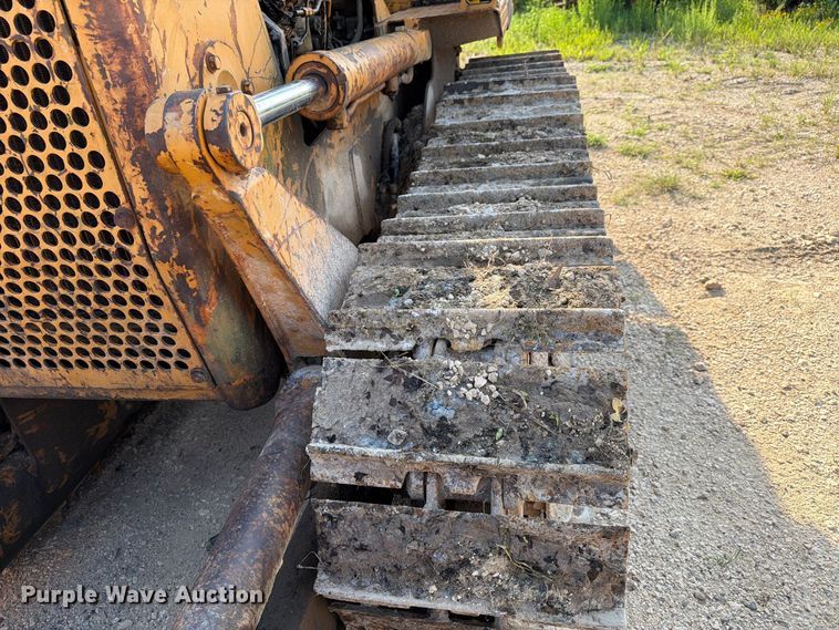 image for item EA7372 1995 Dressta TD-8H dozer