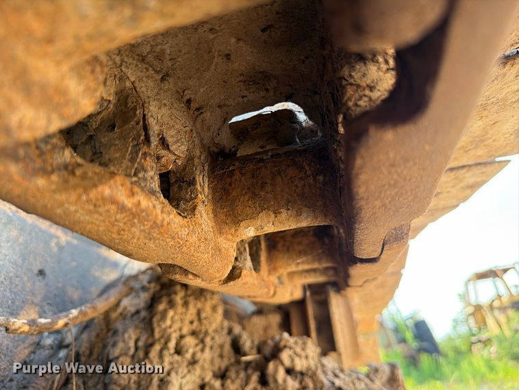 image for item EA7372 1995 Dressta TD-8H dozer