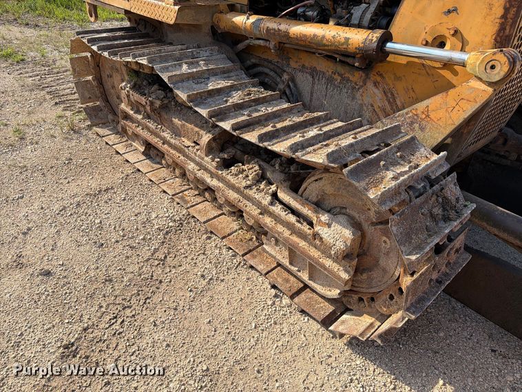 image for item EA7372 1995 Dressta TD-8H dozer