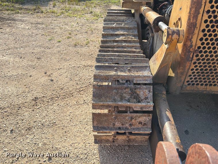 image for item EA7372 1995 Dressta TD-8H dozer