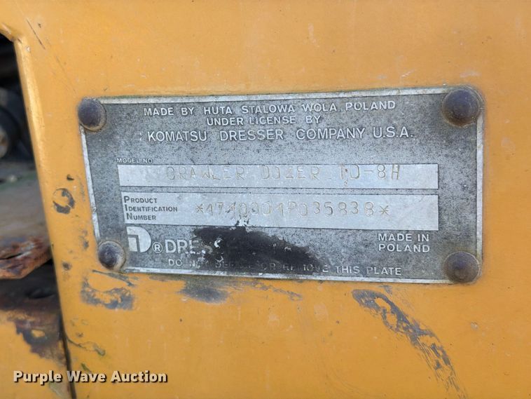 image for item EA7372 1995 Dressta TD-8H dozer