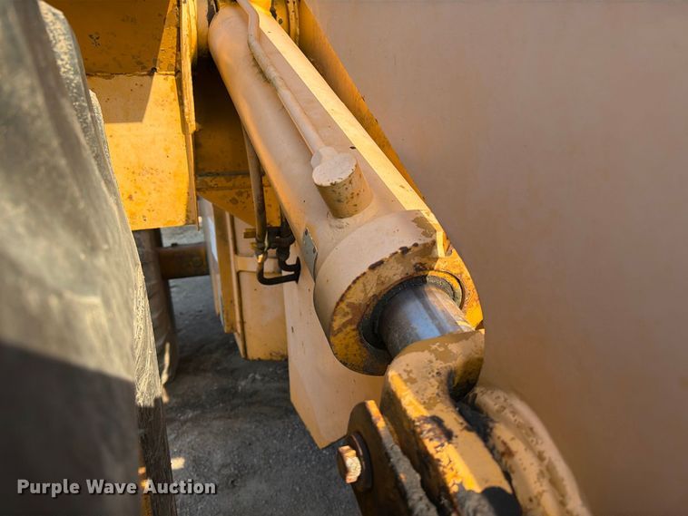 image for item EA7373 1997 Dresser 515CH wheel loader
