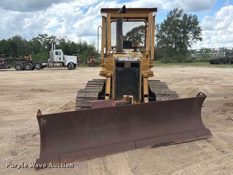 image for item EA7392 1995 Caterpillar D3C dozer