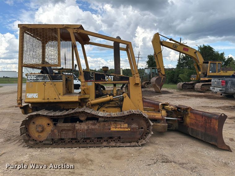 image for item EA7392 1995 Caterpillar D3C dozer