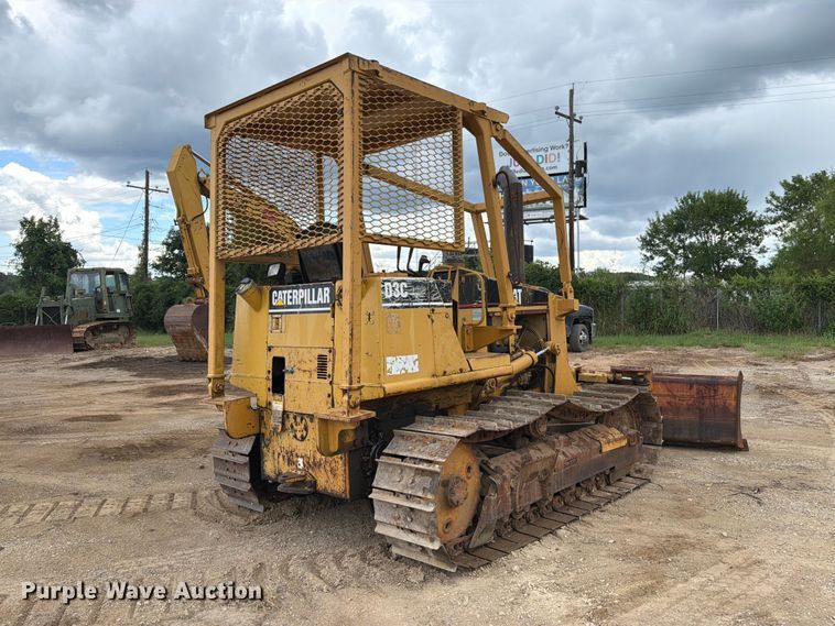 image for item EA7392 1995 Caterpillar D3C dozer