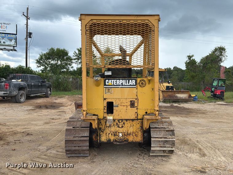 image for item EA7392 1995 Caterpillar D3C dozer