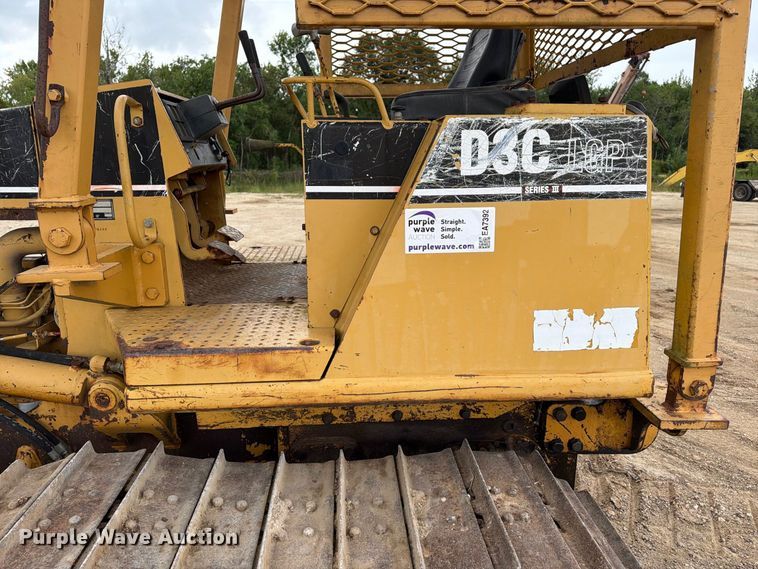 image for item EA7392 1995 Caterpillar D3C dozer