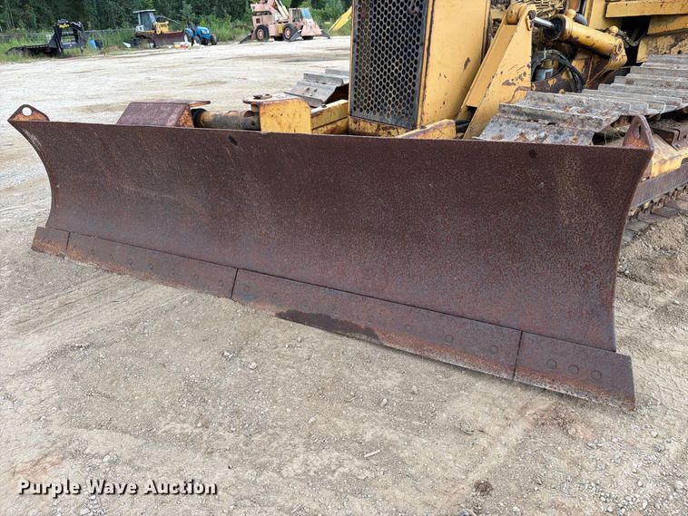 image for item EA7392 1995 Caterpillar D3C dozer