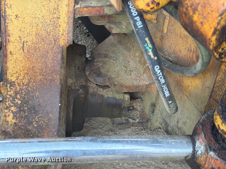 image for item EA7392 1995 Caterpillar D3C dozer