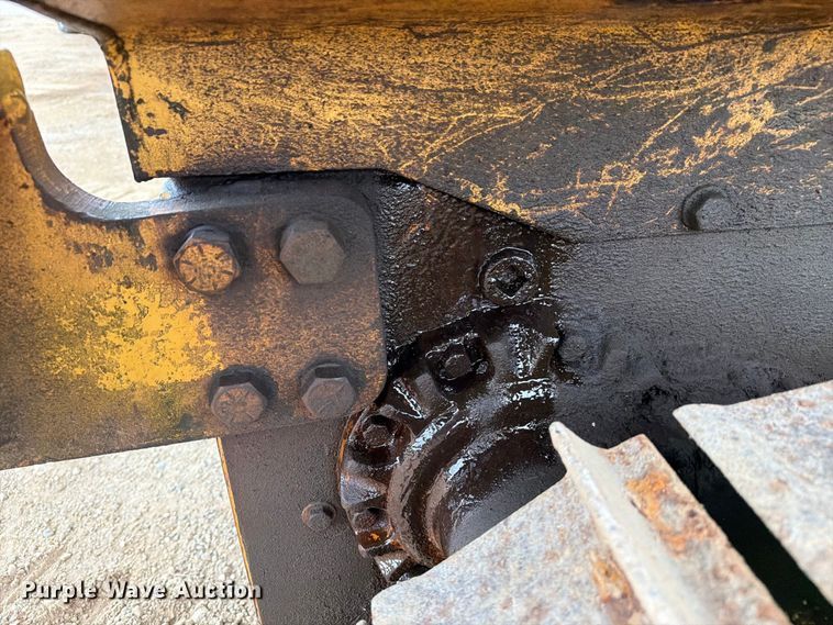 image for item EA7392 1995 Caterpillar D3C dozer
