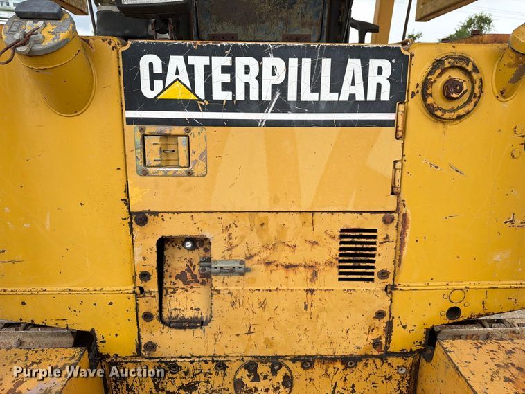 image for item EA7392 1995 Caterpillar D3C dozer