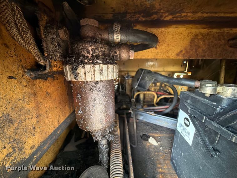 image for item EA7392 1995 Caterpillar D3C dozer