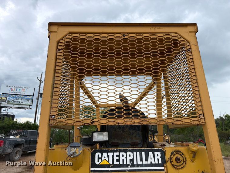 image for item EA7392 1995 Caterpillar D3C dozer